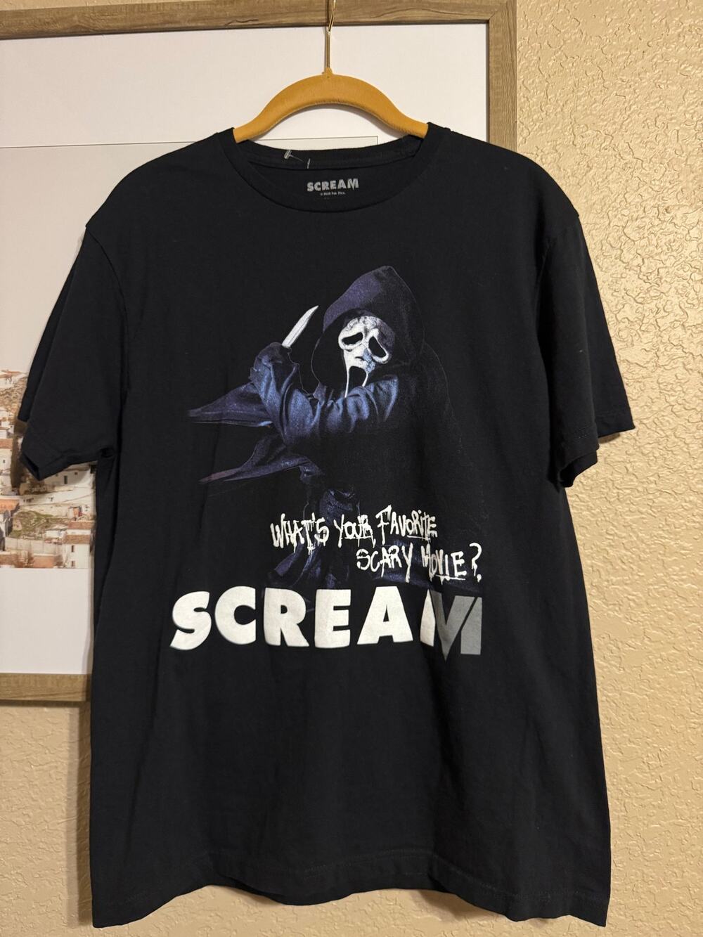 Scream Movie Graphic T-Shirt Medium Ghostface What’s Your Favorite Scary Movie